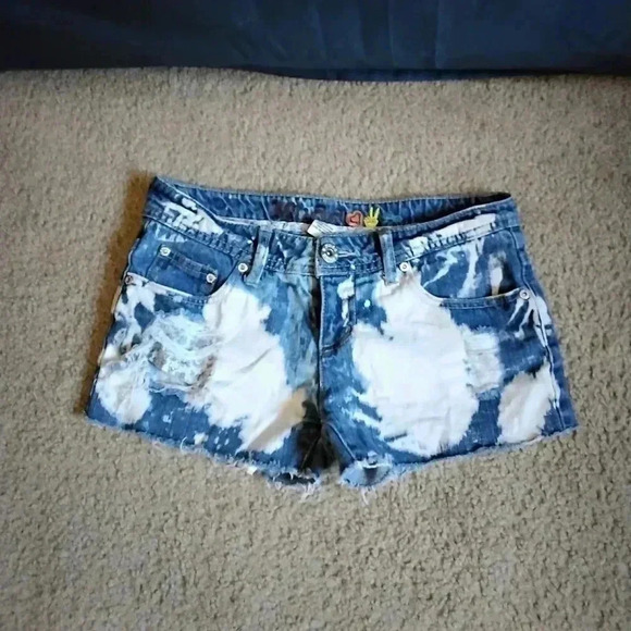 Mudd Shorts - Picture 1 of 3